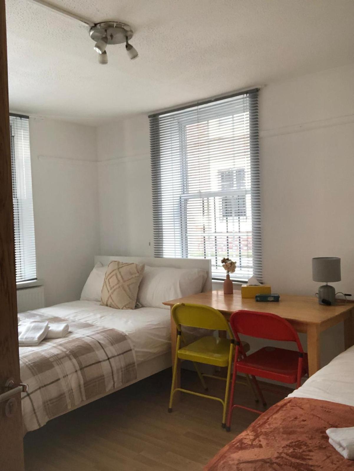 Homestay Comfy Private Bedrooms Near O2 Forum Kentish Town, Camden