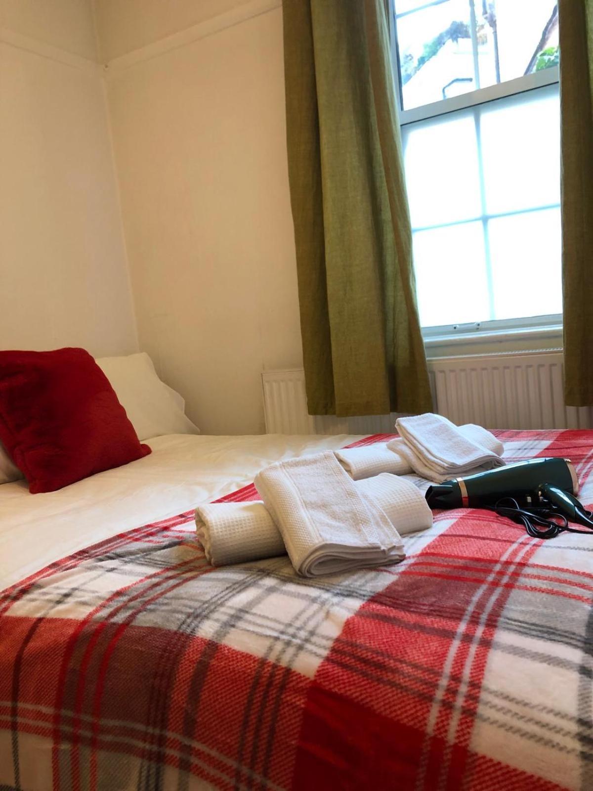 Comfy Private Bedrooms Near O2 Forum Kentish Town, Camden * London